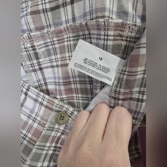 Gloria Vanderbilt "Stacey" Shorts, Lush Green Plaid, Size 18 - Picture 8 of 8